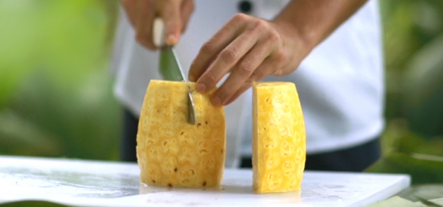 Cutting up a pineapple: how to do it right