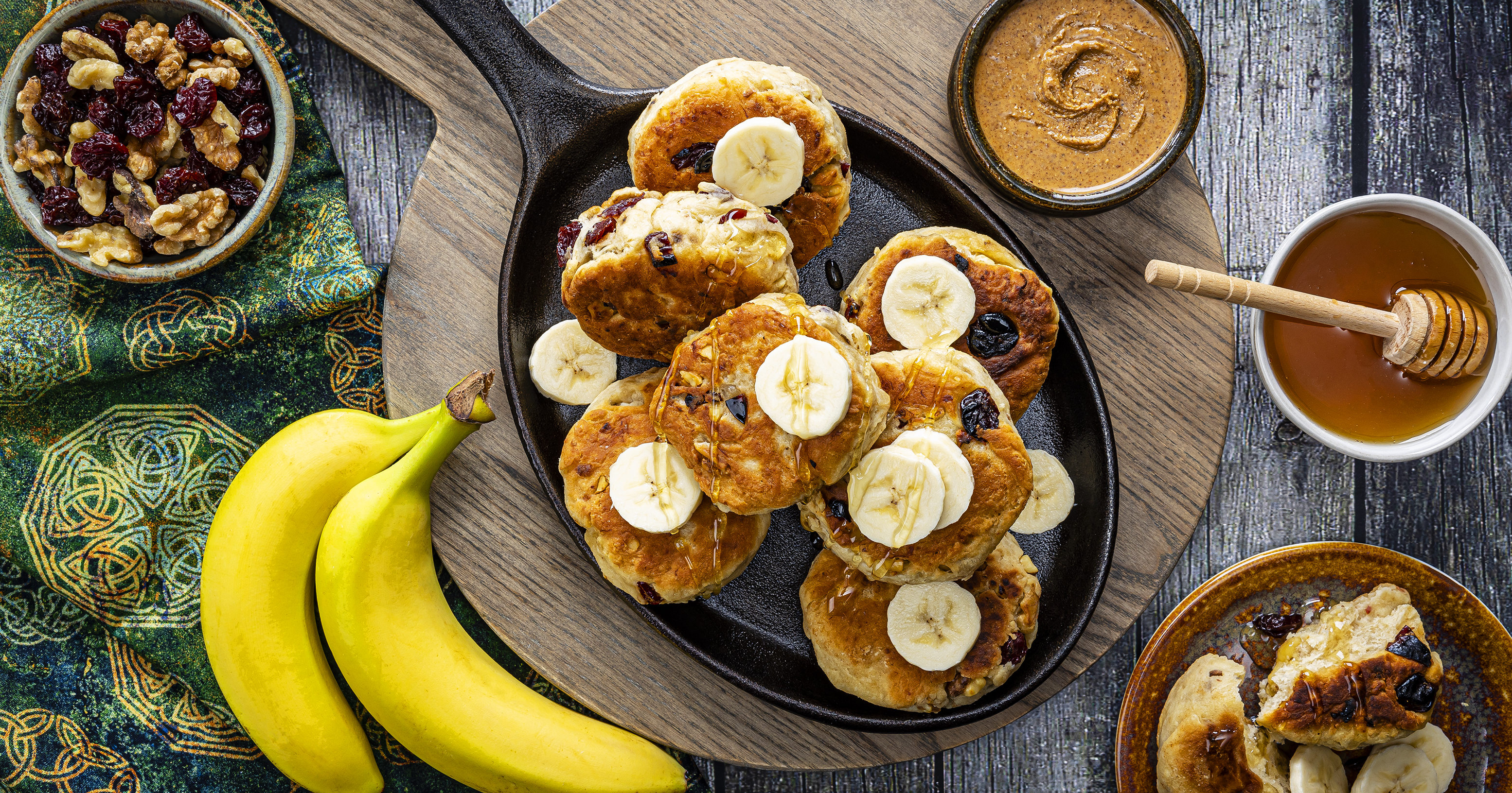 Pancakes con banana e ciliegie