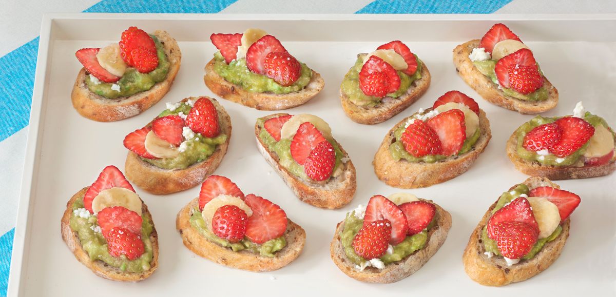Green Toast with Strawberries